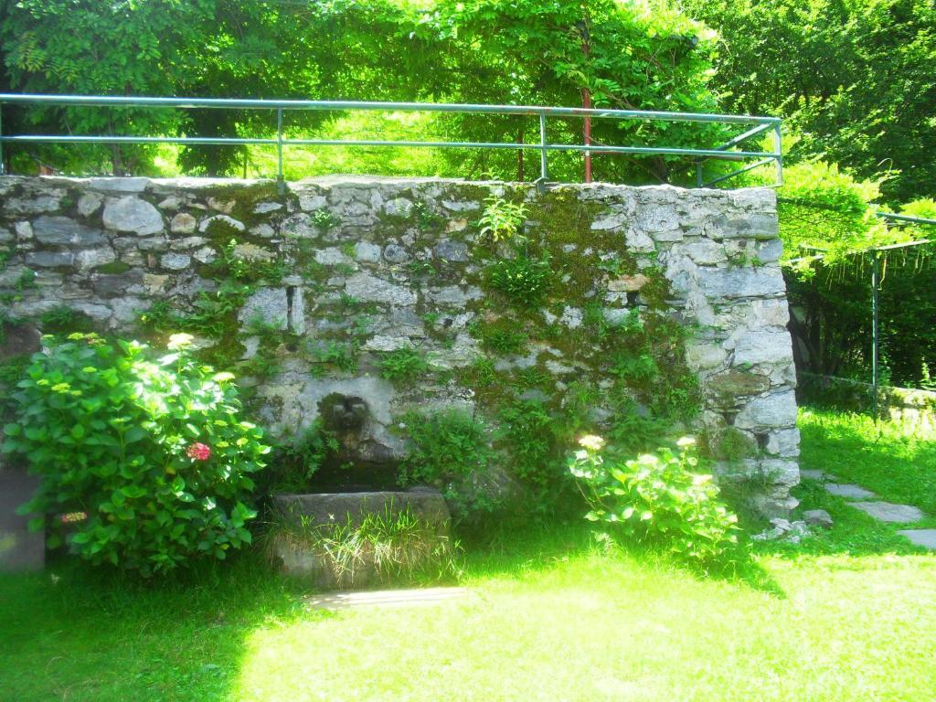 B&B Il Gatto Nero Castelveccana Exterior foto